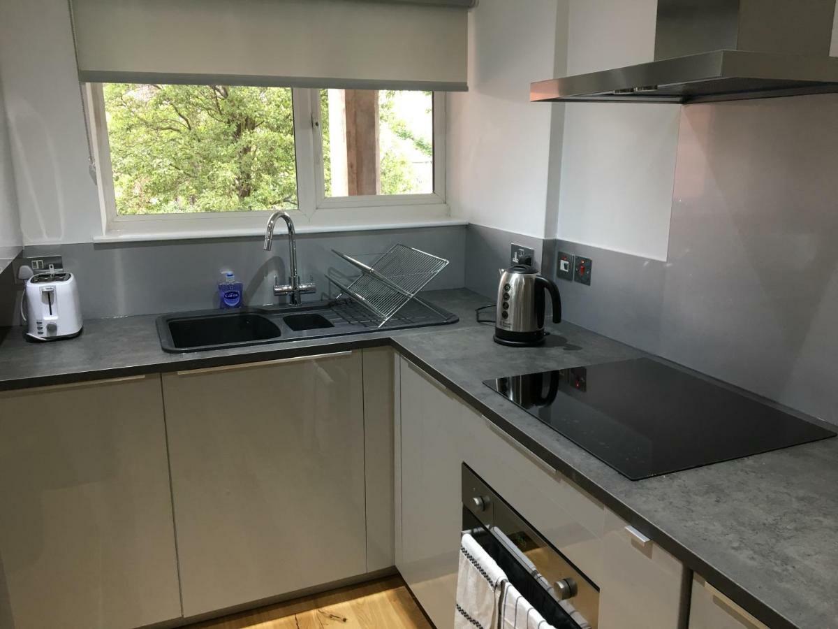 Perfect Modern Base Near All Attractions Apartment Лондон Екстериор снимка